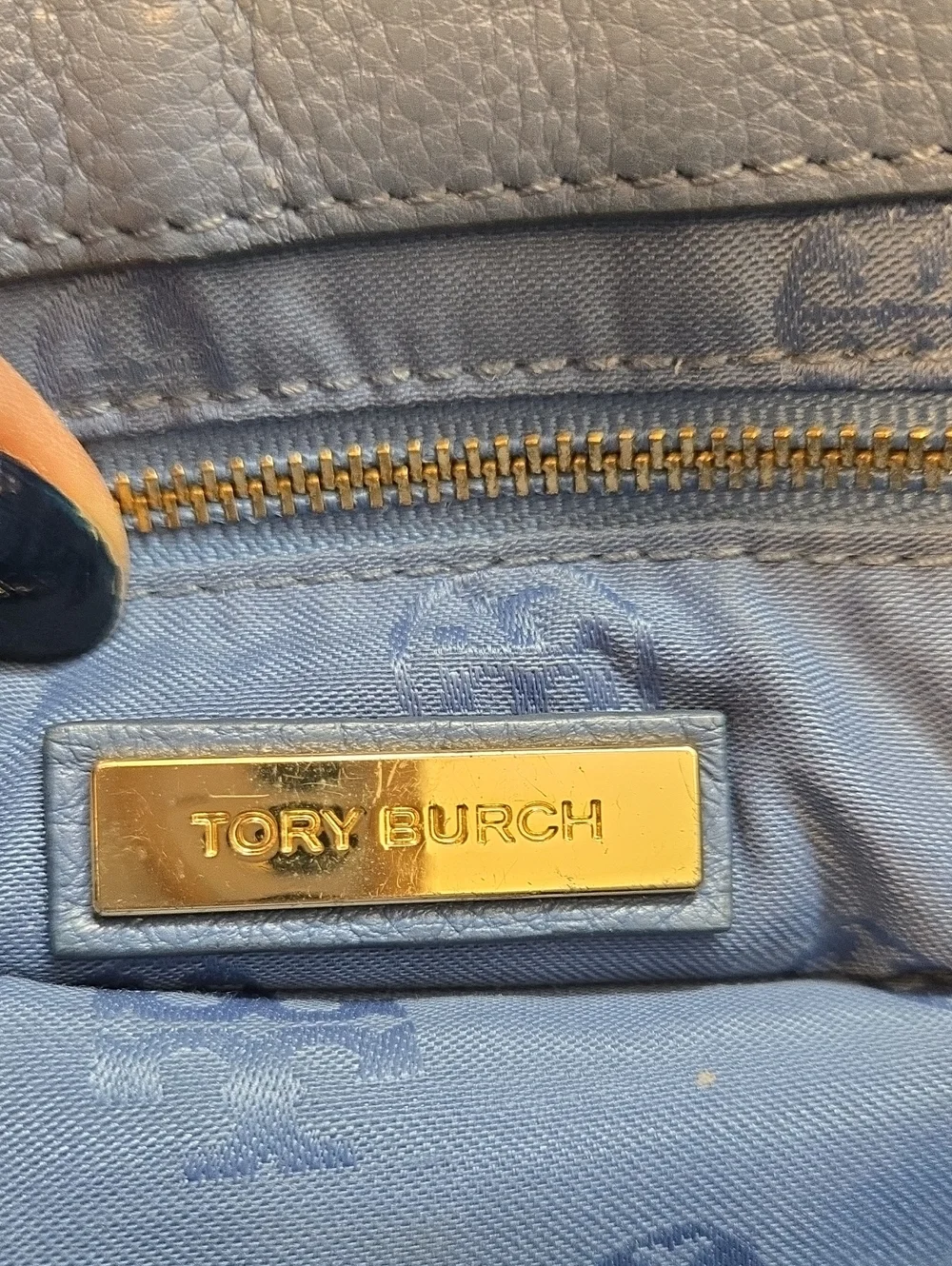 EUC Tory Burch Slate Blue Pebbled Leather Crossbody with Gold Chain